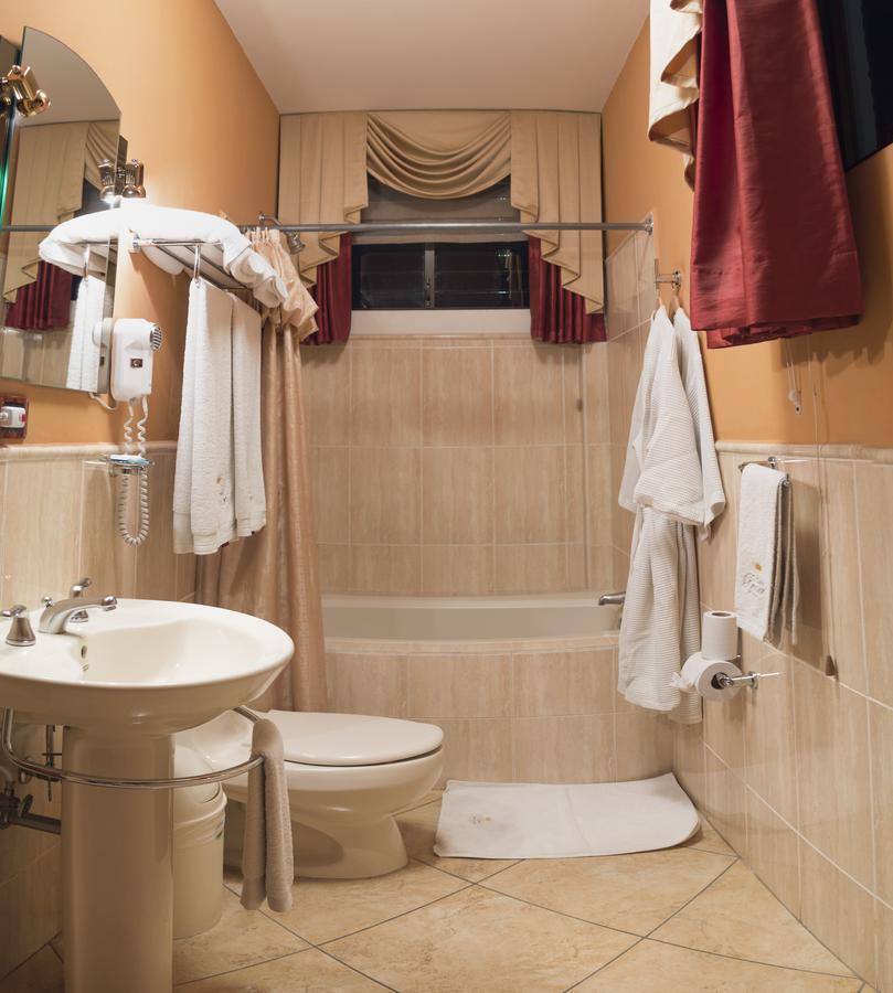 Hotel Premier Уеуетенанго Екстер'єр фото