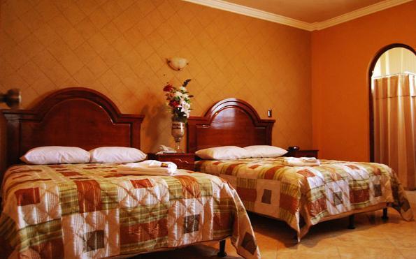 Hotel Premier Уеуетенанго Екстер'єр фото
