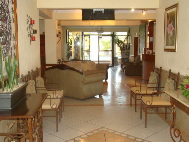 Hotel Premier Уеуетенанго Екстер'єр фото